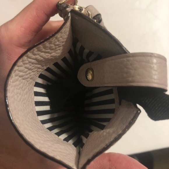 Kate spade gray leather wristlet phone holder